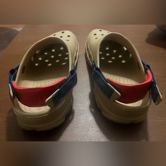 Crocs Casual Comfort Shoes - Picture 3 of 5